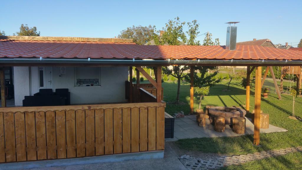 Harmónia Vendégház Poroszló Extérieur photo