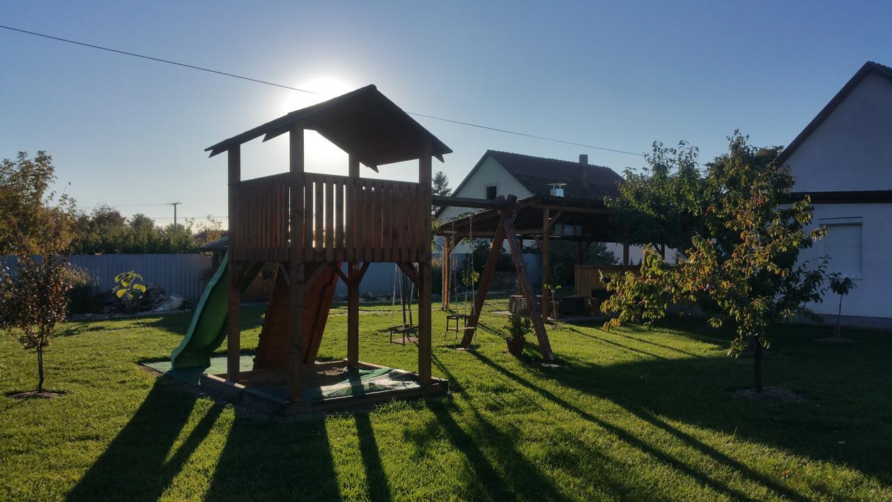 Harmónia Vendégház Poroszló Extérieur photo